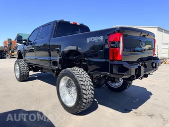 2026 Ford Super Duty F-250 Lariat Crew Cab Medium Bed - miniatura 19