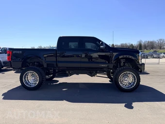 2026 Ford Super Duty F-250 Lariat Crew Cab Medium Bed - miniatura 9