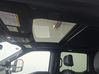 2026 Ford Super Duty F-250 Platinum Crew Cab Long Bed - miniatura 17