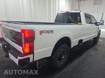 2026 Ford Super Duty F-250 Platinum Crew Cab Long Bed - miniatura 4