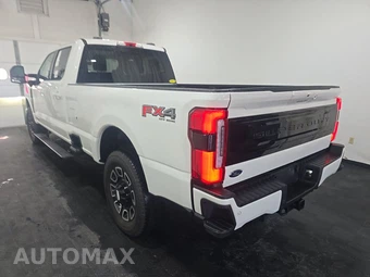 2026 Ford Super Duty F-250 Platinum Crew Cab Long Bed - miniatura 6