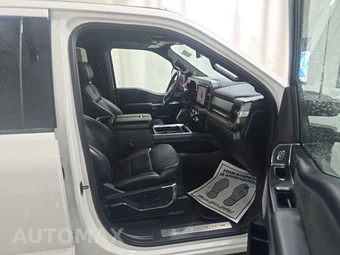 2026 Ford Super Duty F-250 Platinum Crew Cab Long Bed - miniatura 8