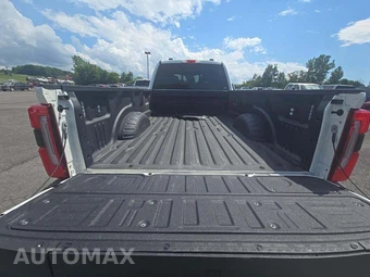 2026 Ford Super Duty F-250 Platinum Crew Cab Long Bed - miniatura 11