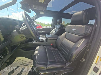 2026 Ford Super Duty F-250 Platinum Crew Cab Long Bed - miniatura 3