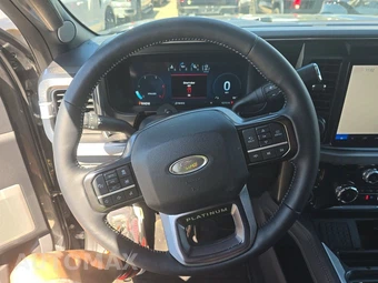 2026 Ford Super Duty F-250 Platinum Crew Cab Medium Bed - miniatura 10