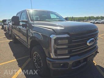 2026 Ford Super Duty F-250 Platinum Crew Cab Medium Bed - miniatura 3
