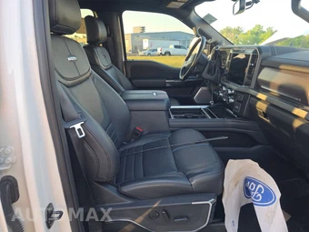 2026 Ford Super Duty F-250 Platinum Crew Cab Medium Bed - miniatura 8