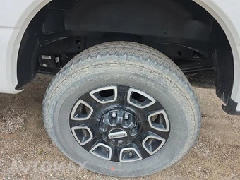 2026 Ford Super Duty F-250 Platinum Crew Cab Medium Bed - miniatura 11