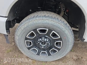2026 Ford Super Duty F-250 Platinum Crew Cab Medium Bed - miniatura 8