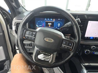 2026 Ford Super Duty F-250 Platinum Crew Cab Medium Bed - miniatura 10