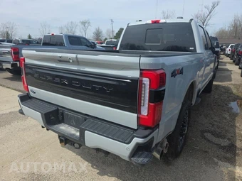 2026 Ford Super Duty F-250 Platinum Crew Cab Medium Bed - miniatura 4