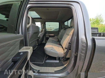 2026 Ford Super Duty F-250 Platinum Crew Cab Medium Bed - miniatura 13