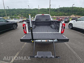 2026 Ford Super Duty F-250 Platinum Crew Cab Medium Bed - miniatura 11