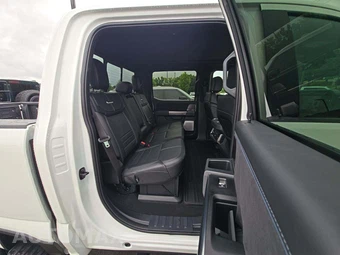 2026 Ford Super Duty F-250 Platinum Crew Cab Medium Bed - miniatura 13