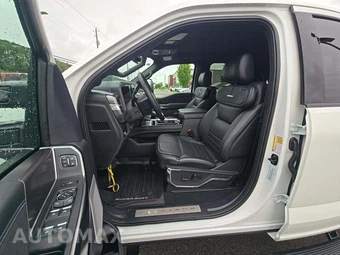 2026 Ford Super Duty F-250 Platinum Crew Cab Medium Bed - miniatura 3