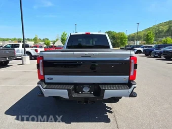 2026 Ford Super Duty F-250 Platinum Crew Cab Medium Bed - miniatura 4