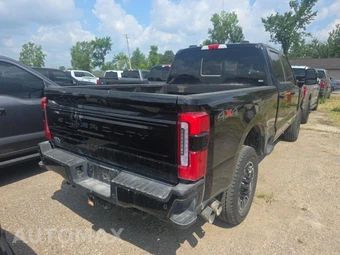 2026 Ford Super Duty F-250 Platinum Crew Cab Medium Bed - miniatura 4