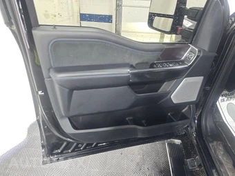 2026 Ford Super Duty F-250 Platinum Crew Cab Medium Bed - miniatura 9