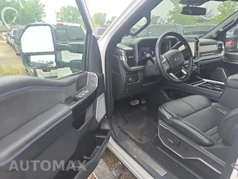2026 Ford Super Duty F-250 Platinum Crew Cab Medium Bed - miniatura 13