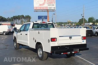 2026 Ford Super Duty F-250 XL Crew Cab Long Bed - miniatura 4
