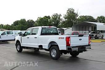 2026 Ford Super Duty F-250 XL Crew Cab Long Bed - miniatura 4