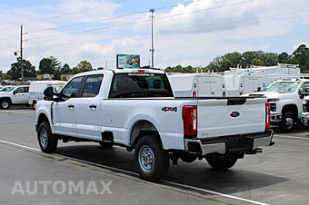 2026 Ford Super Duty F-250 XL Crew Cab Long Bed - miniatura 4
