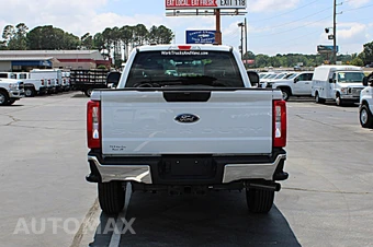 2026 Ford Super Duty F-250 XL Crew Cab Long Bed - miniatura 9