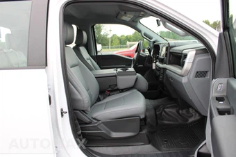 2026 Ford Super Duty F-250 XL Crew Cab Long Bed - miniatura 17
