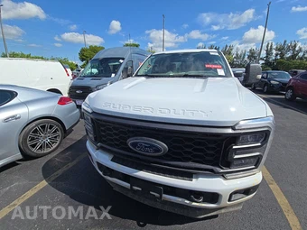 2026 Ford Super Duty F-250 XL Crew Cab Medium Bed - miniatura 2