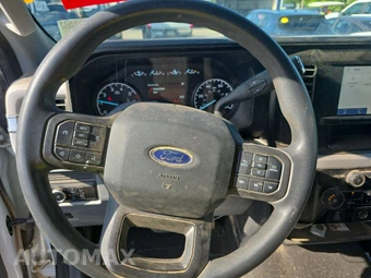 2026 Ford Super Duty F-250 XL Crew Cab Medium Bed - miniatura 10