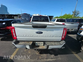 2026 Ford Super Duty F-250 XL Crew Cab Medium Bed - miniatura 5