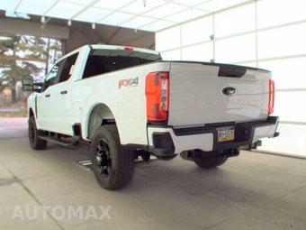 2026 Ford Super Duty F-250 XL Crew Cab Medium Bed - miniatura 6