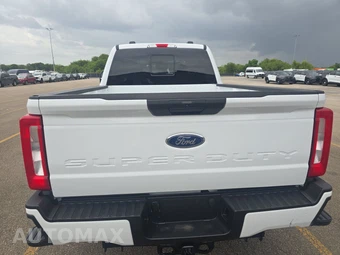 2026 Ford Super Duty F-250 XL Crew Cab Medium Bed - miniatura 5