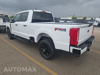 2026 Ford Super Duty F-250 XL Crew Cab Medium Bed - miniatura 6