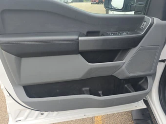 2026 Ford Super Duty F-250 XL Crew Cab Medium Bed - miniatura 9