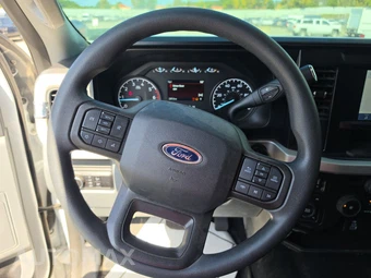 2026 Ford Super Duty F-250 XL Crew Cab Medium Bed - miniatura 10