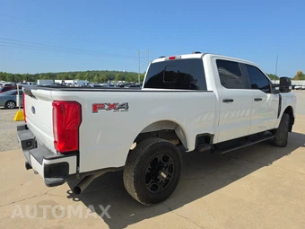 2026 Ford Super Duty F-250 XL Crew Cab Medium Bed - miniatura 4