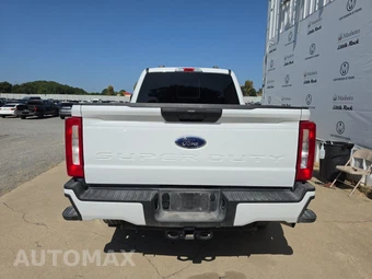 2026 Ford Super Duty F-250 XL Crew Cab Medium Bed - miniatura 5