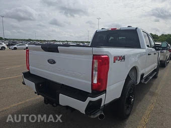 2026 Ford Super Duty F-250 XL Crew Cab Medium Bed - miniatura 4