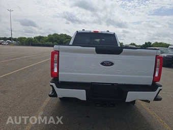 2026 Ford Super Duty F-250 XL Crew Cab Medium Bed - miniatura 5