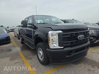 2026 Ford Super Duty F-250 XL Crew Cab Medium Bed - miniatura 3