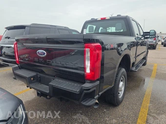 2026 Ford Super Duty F-250 XL Crew Cab Medium Bed - miniatura 4