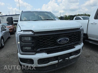 2026 Ford Super Duty F-250 XL Crew Cab Medium Bed - miniatura 2