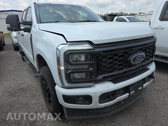 2026 Ford Super Duty F-250 XL Crew Cab Medium Bed - miniatura 3