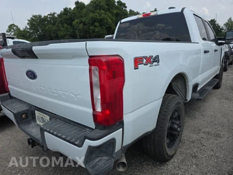 2026 Ford Super Duty F-250 XL Crew Cab Medium Bed - miniatura 4