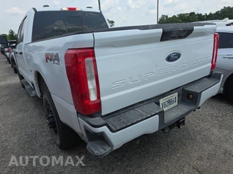 2026 Ford Super Duty F-250 XL Crew Cab Medium Bed - miniatura 6