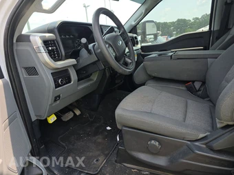 2026 Ford Super Duty F-250 XL Crew Cab Medium Bed - miniatura 7