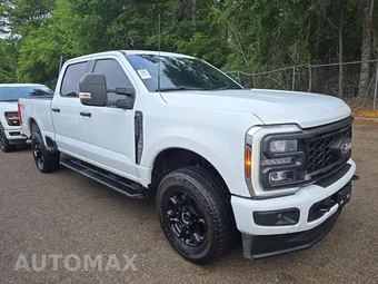 2026 Ford Super Duty F-250 XL Crew Cab Medium Bed - miniatura 3