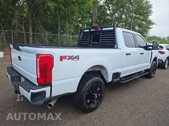 2026 Ford Super Duty F-250 XL Crew Cab Medium Bed - miniatura 4