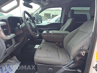 2026 Ford Super Duty F-250 XL Crew Cab Medium Bed - miniatura 7